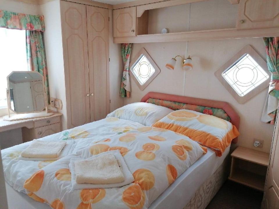Hidlab Mobil Apartman Kimle ภายนอก รูปภาพ